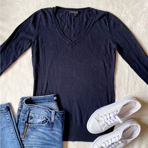Banana Republic Navy Blue V-Neck Sweater XS